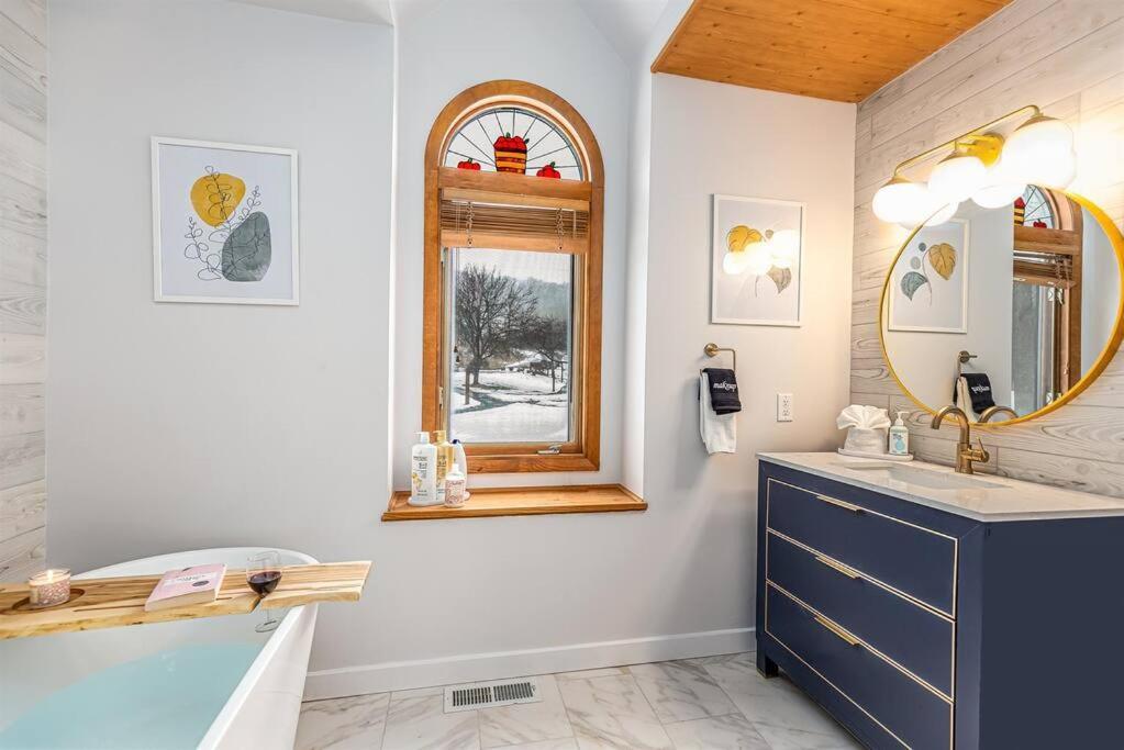 Peaceful 2-Bedroom Townhome Retreat W/Wooded View Galena Eksteriør bilde