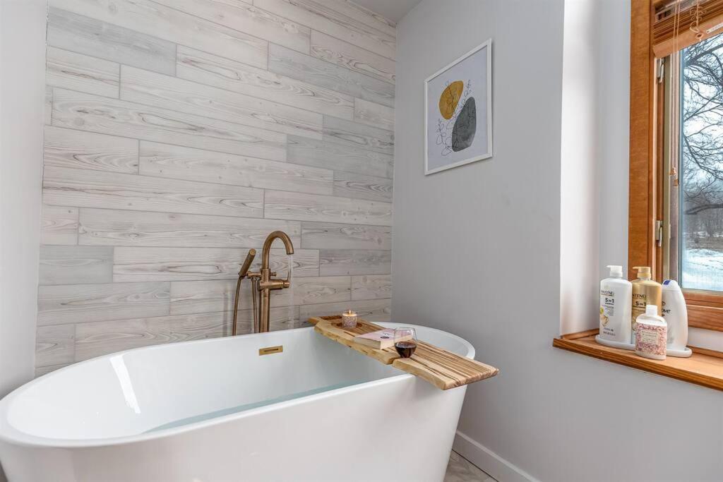 Peaceful 2-Bedroom Townhome Retreat W/Wooded View Galena Eksteriør bilde